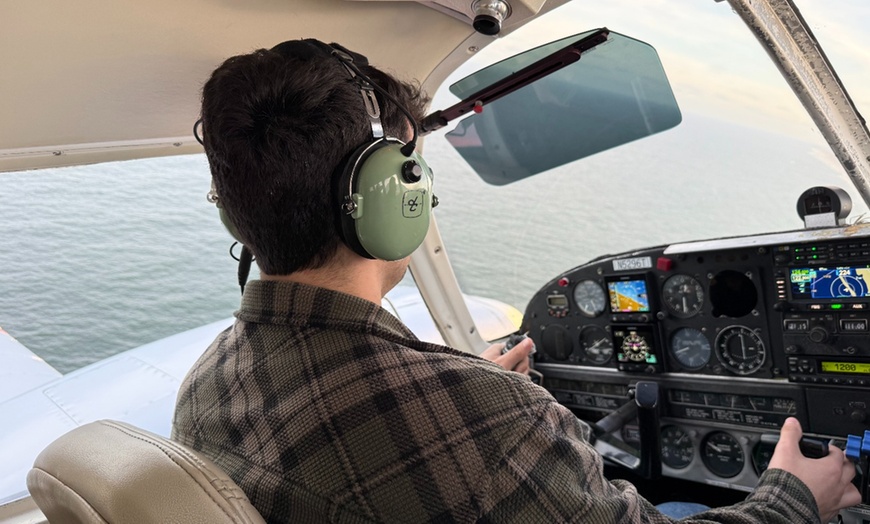 Image 8: Hands-On Flying Lessons & Scenic Philadelphia Tours