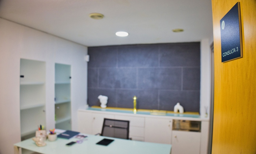 Image 2: Tratamiento reafirmante inyectado en zona del rostro a elegir