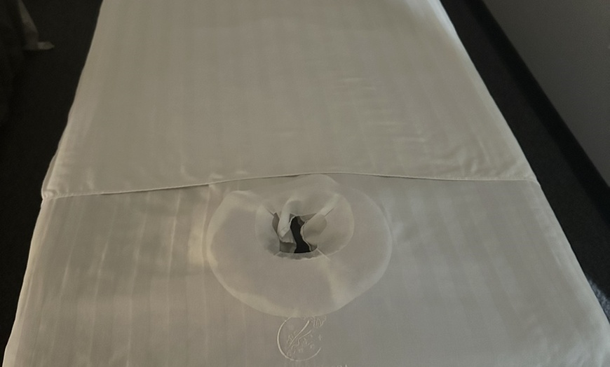 Image 2: Up to 28% Off on Couples Massage at Aurora Foot Spa