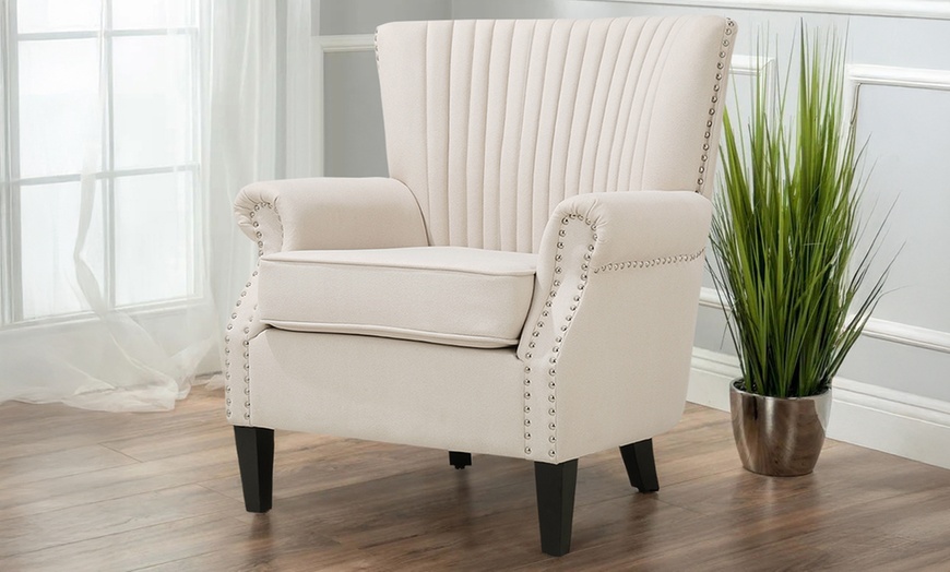 Image 2: Living And Home Elegant Tufted Upholstered Armchair