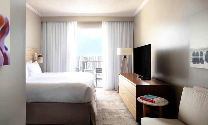 Image 3: Stay at Waikiki Beach Upscale Alohilani Hotel