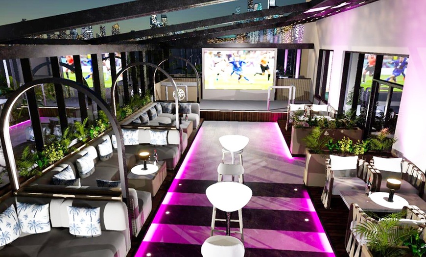 Image 5: Get a Sunday Brunch w/ Soft Beverages & Pool Access for 1, 2, or 4