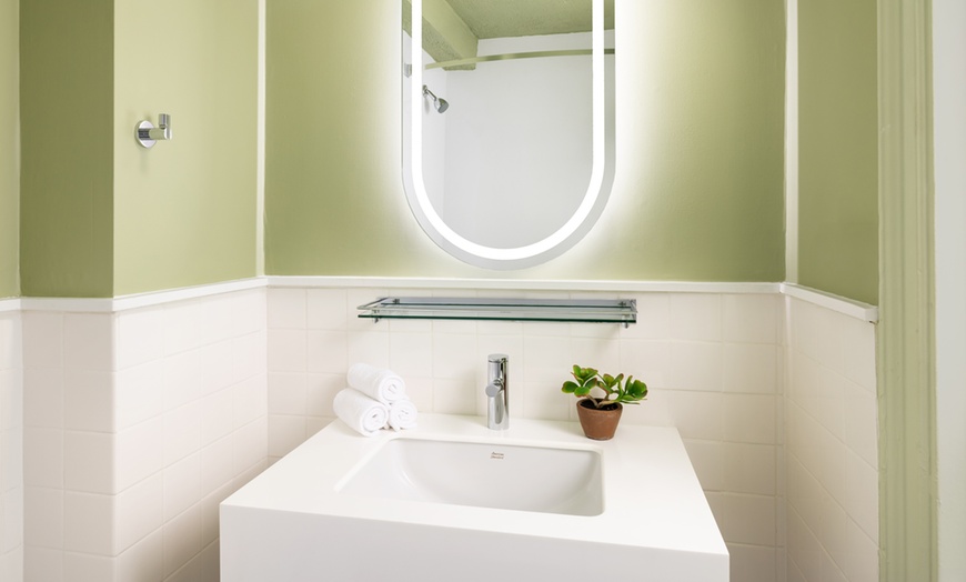 Image 9: Hotel in the Heart of Manhattan with Broadway-Inspired Rooms 