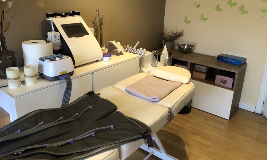 Image 5: Pack de 3 o 6 sesiones de masaje para piernas cansadas de 30 minutos