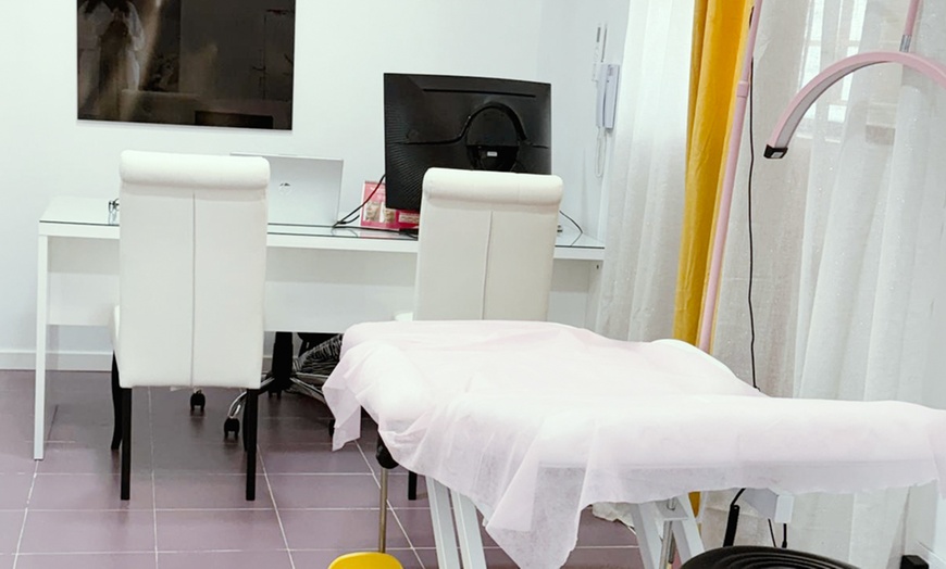 Image 9: Tratamiento de rejuvenecimiento facial con 10 o 20 hilos tensores PDO