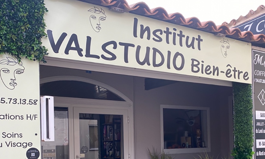 Image 2: Tanning visage, décolleté ou corps avec ValStudio Bien-Être à Agde