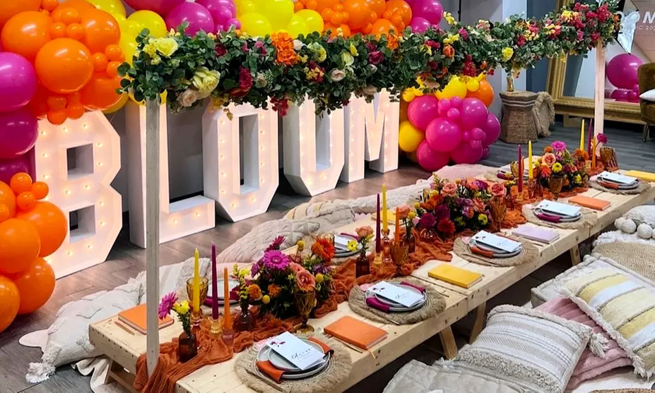 Picnic Dining Experience – Perfect for 2, 3, 4, or 5 Guests
