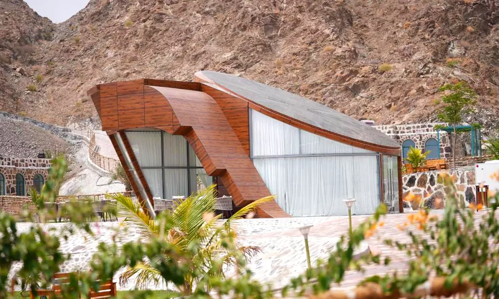 5* Fujairah: One Night Stay with Breakfast