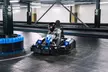 Erlebe Adrenalin pur mit 15 Min. E-Karting Fahrspaß inkl. Helm & Sturmhaube für 1 Person (bis zu 33% sparen) - Second Medium