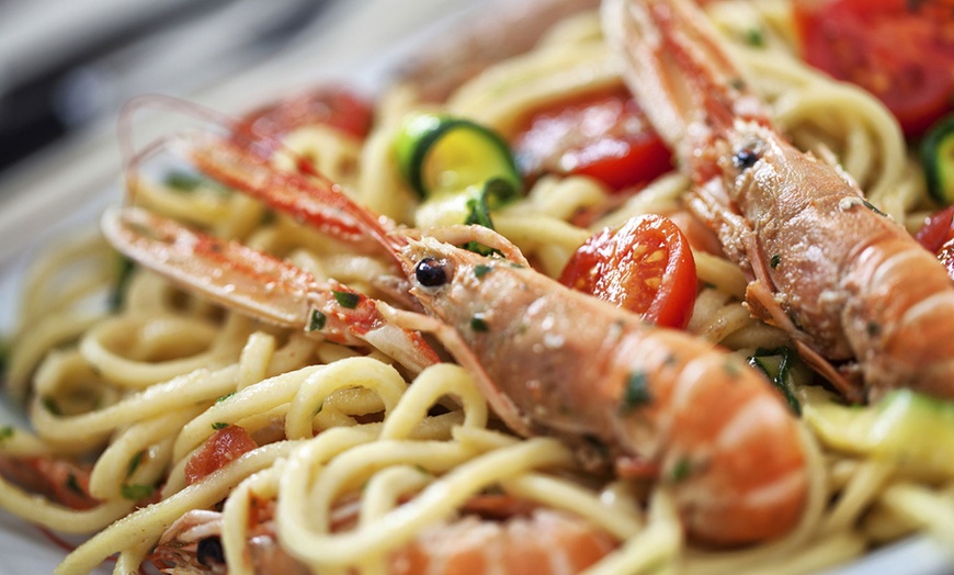 Image 1: ⏰ Menu di mare con calice di vino