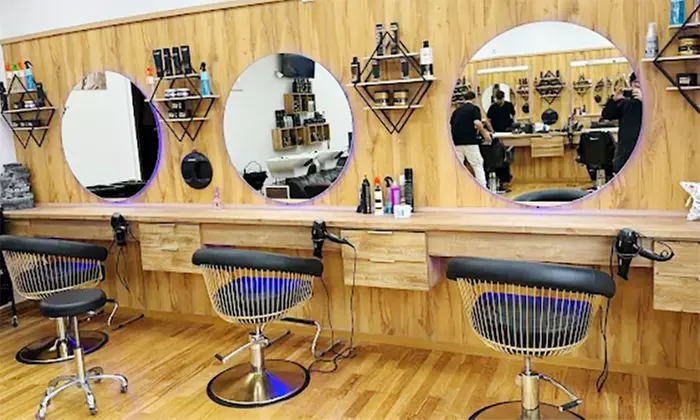 Waschen, Schneiden & Föhnen opt. mit Ansatz färben oder Strähnen