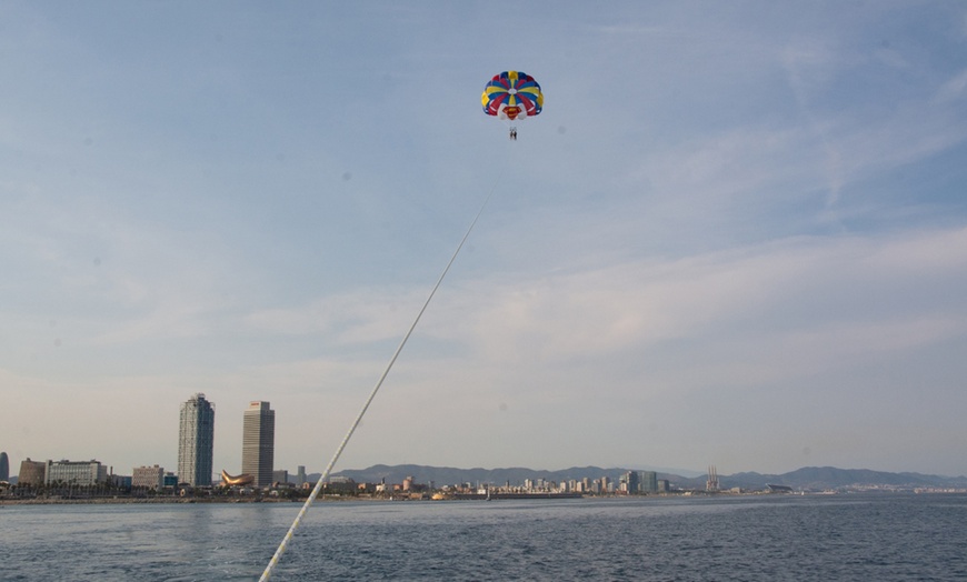 Image 8: Vuela alto: experiencia de parasailing para 2 o 4 personas 
