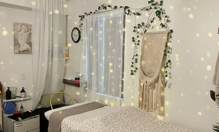 Image 5: Glowing Facial & Luxe HeadSpa Treatment with Optional Lunch for 1 or 2