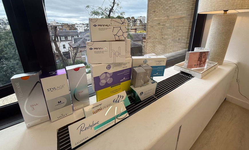 Image 4: Hydrafacial with LED Light Therapy, Korean Mask in a Luxury Clinic