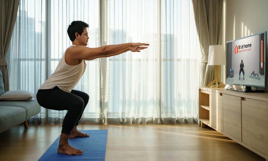 Image 8: ¡Ponte en forma desde casa! Hasta 1 año de suscripción a Fit at Home