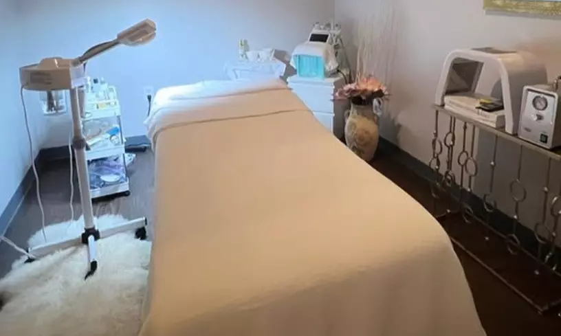 60, 90 or 120 Min Couples Massage + Hot Stone, Stream Eye Mask & More 