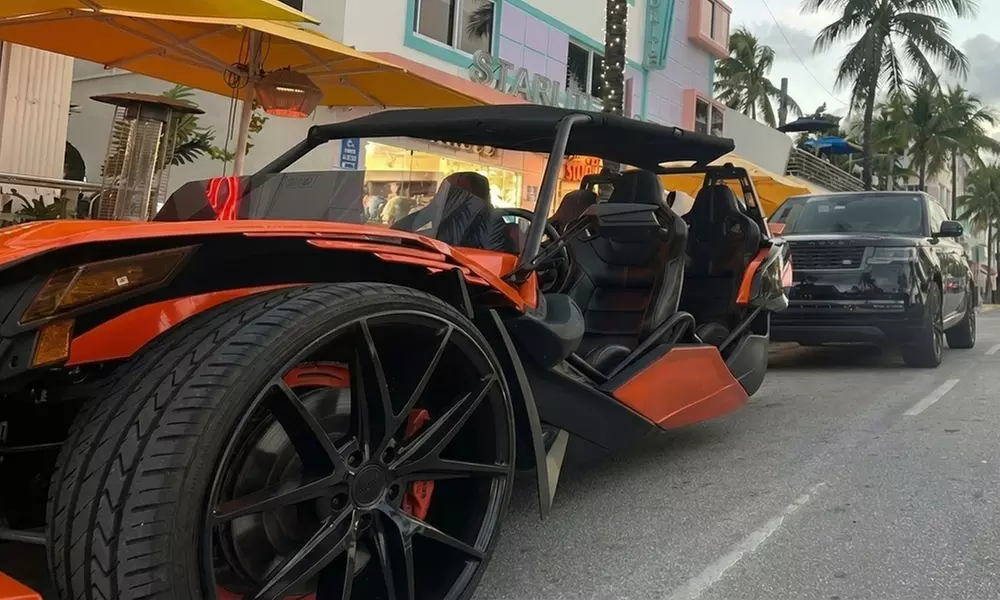 1-Hour 4-Seat Exotic Slingshot Rental Experience to Explore Miami