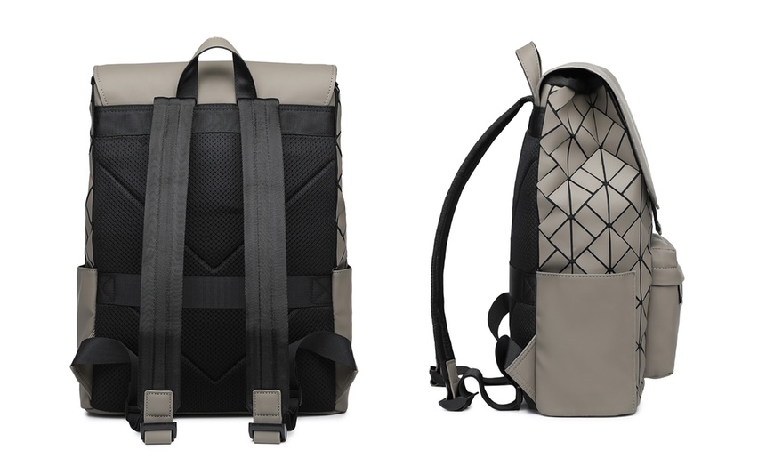 Image 26: Water-Resistant Laptop Backpack 16L