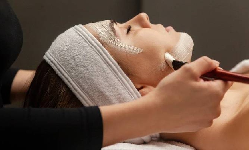 Image 3: Gesichtsbehandlung oder Beauty-Paket S-L nach Wahl für 1 Person