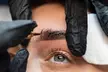 ¡Cejas definidas! Sesión de microblading o microshading de cejas para 1 persona, con hasta un 60% de descuento - Second Medium