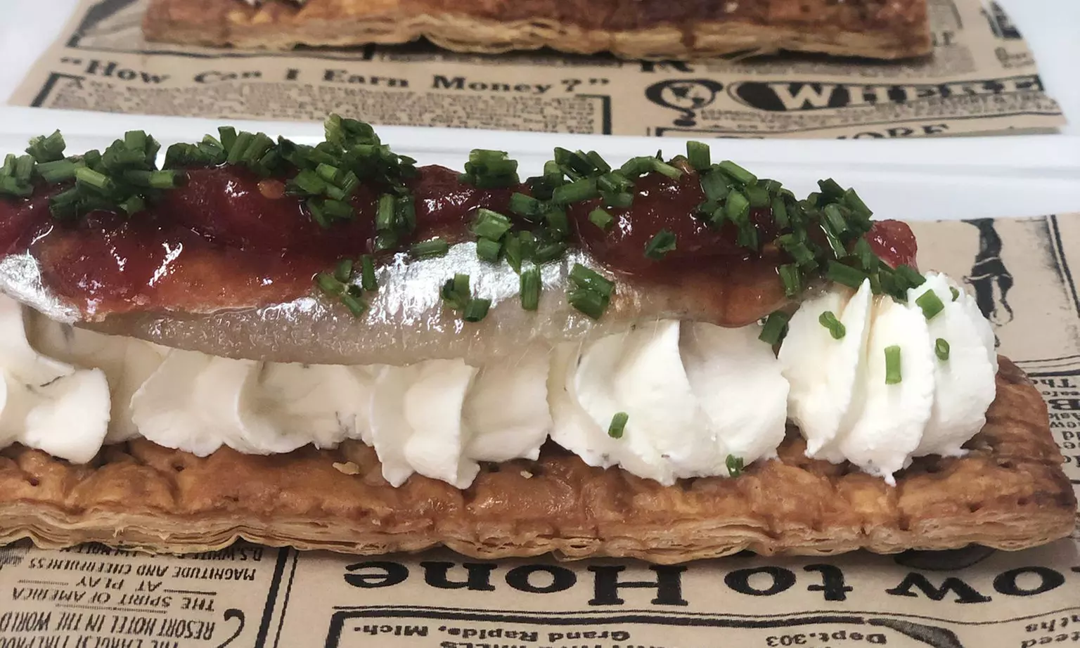 Menú Cochinillo para 2 o 4 con entrante, postre y botella de vino