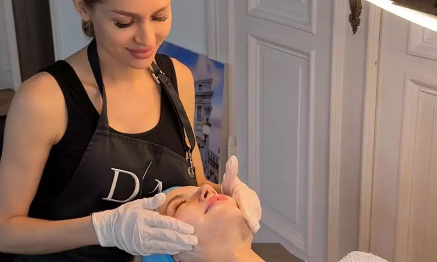 Kleine od. große Gesichtsbehandlung, Microneedling od. AntiTox-Gesichtsbehandlung für 1 Person (bis 41% sparen) - Primary Image