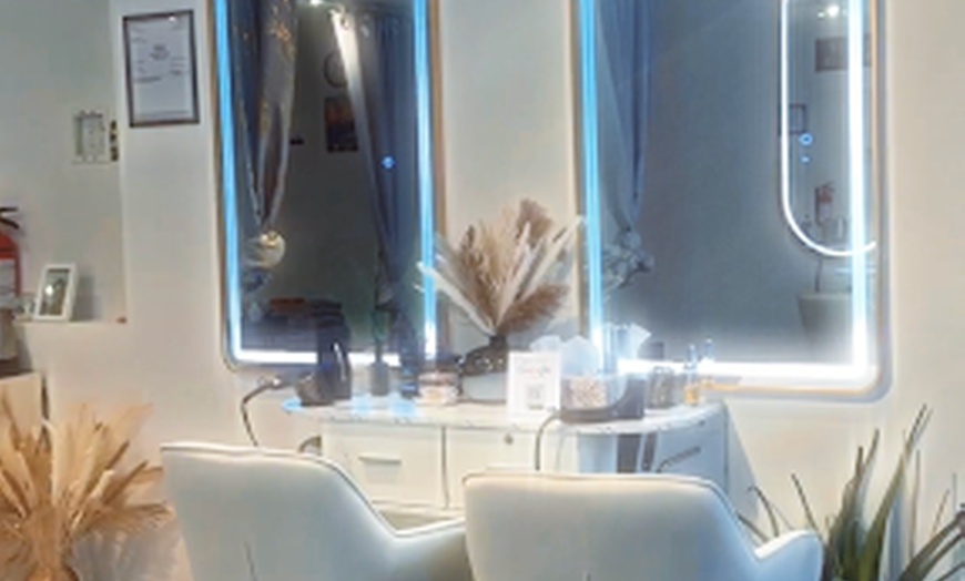 Image 15: Luxury Head Spa for 1 or 2 w/Massage on Neck & Scalp + Mini-Facial
