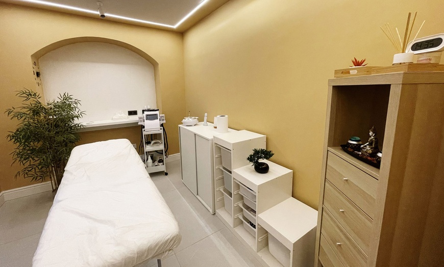 Image 3: Hasta 90% de dto. en Reducción de grasa/celulitis - Sin marca en Ambar Estilistas