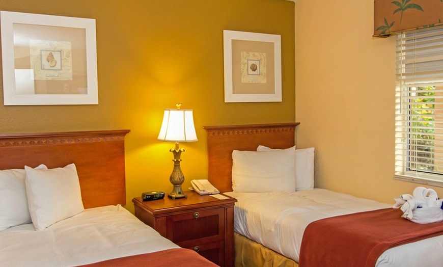 Image 7: Family-Friendly Villas Close to Top Attractions