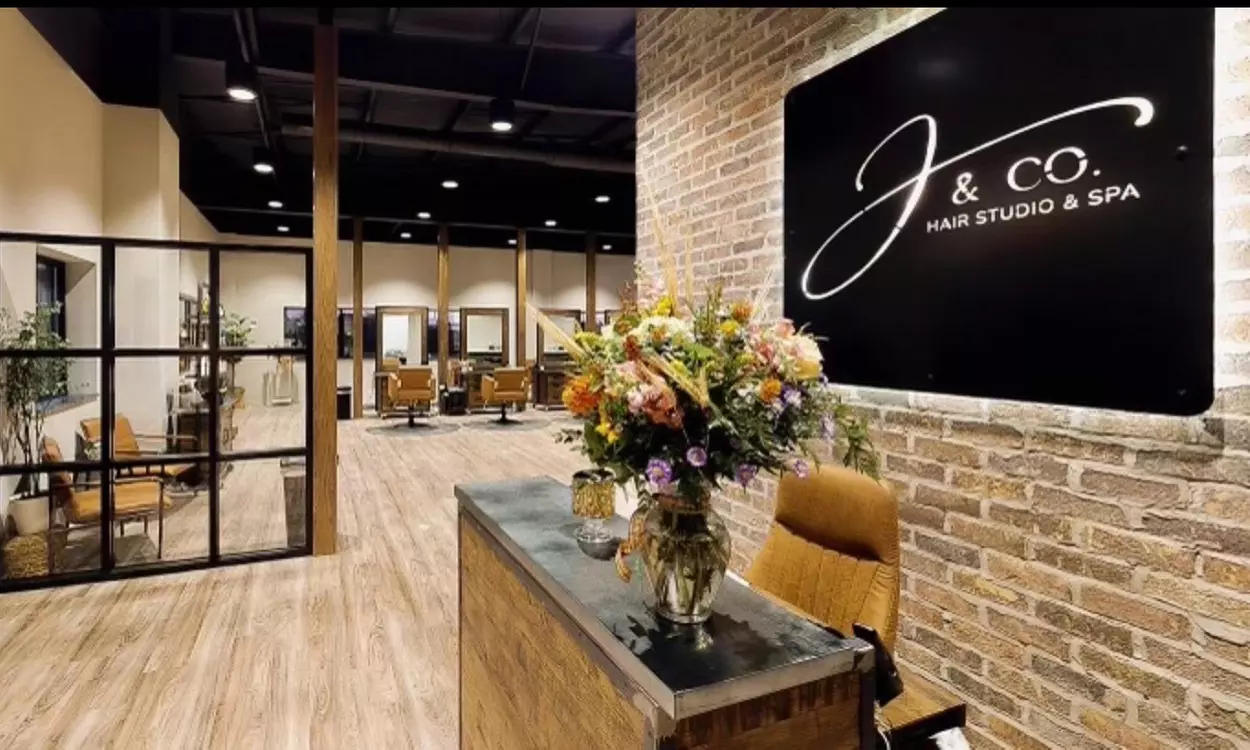 30 or 60-Min Facial with Brow Wax, 60-Min Facial with 30-Min Massage