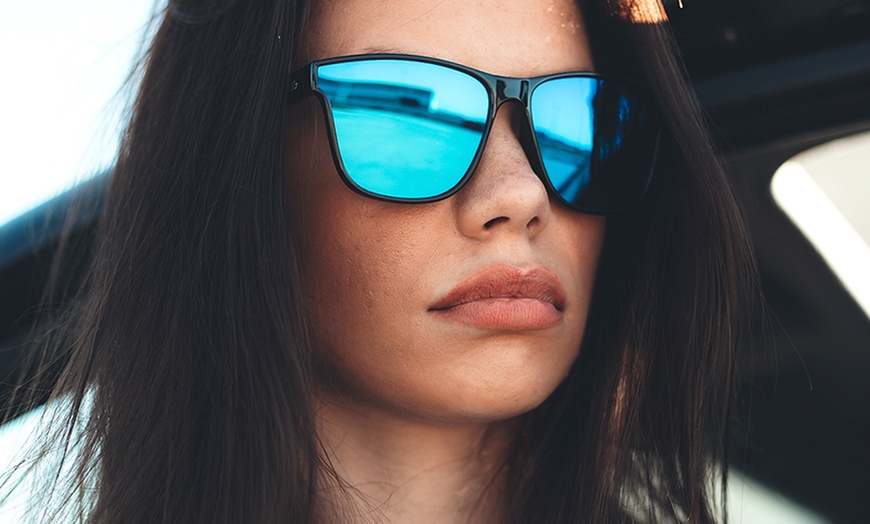 Image 3: Unisex Sunglasses