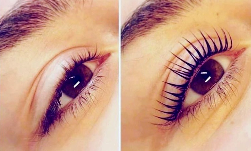 Image 3: Rehaussement de cils, browlift ou pose complète volume russe