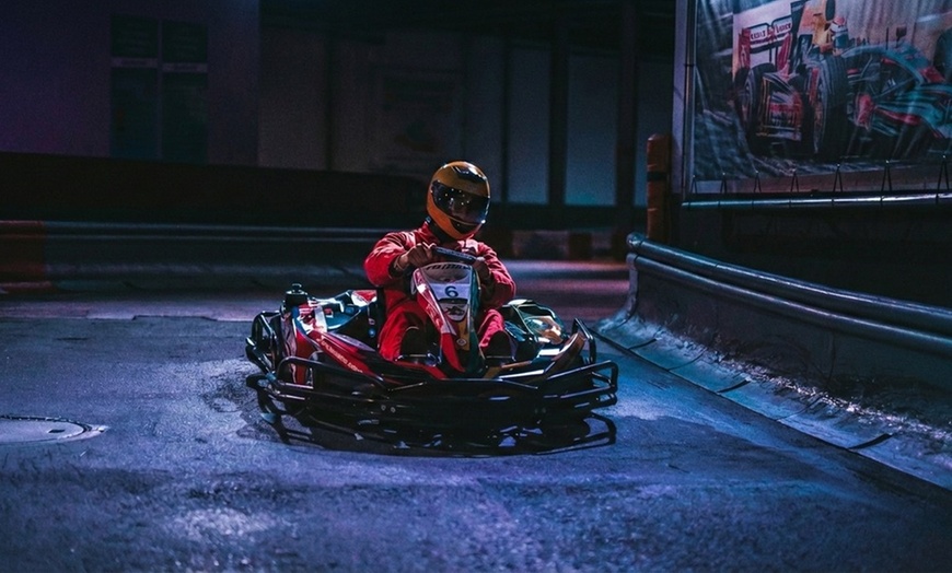 Image 2: Bis zu 50 Minuten Go-Kart-Spaß mit bis zu 65 km/h – für bis zu 2 Per.