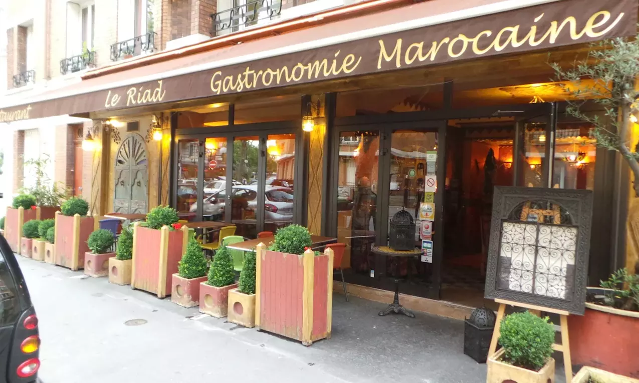 Menu marocain en 2 services au restaurant Le Riad