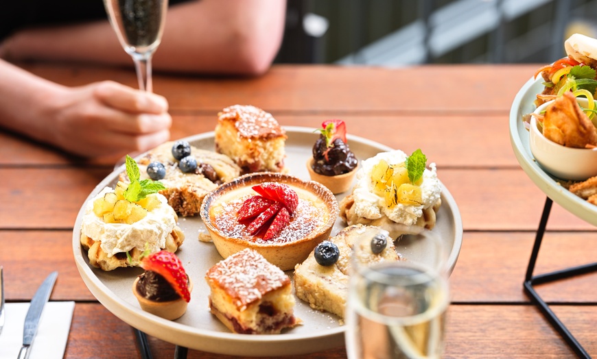 Image 2: Deluxe Asian Pan Afternoon Tea and Prosecco - 4stars Holiday Inn Hotel