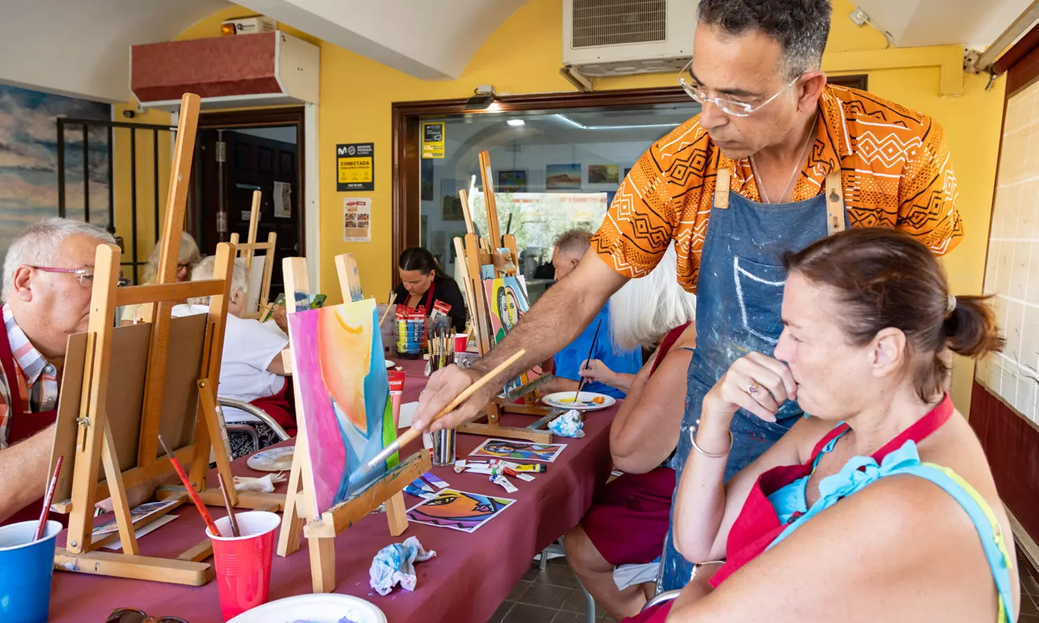 Clase de pintura con pizzas y bebidas para 1 o 2 personas