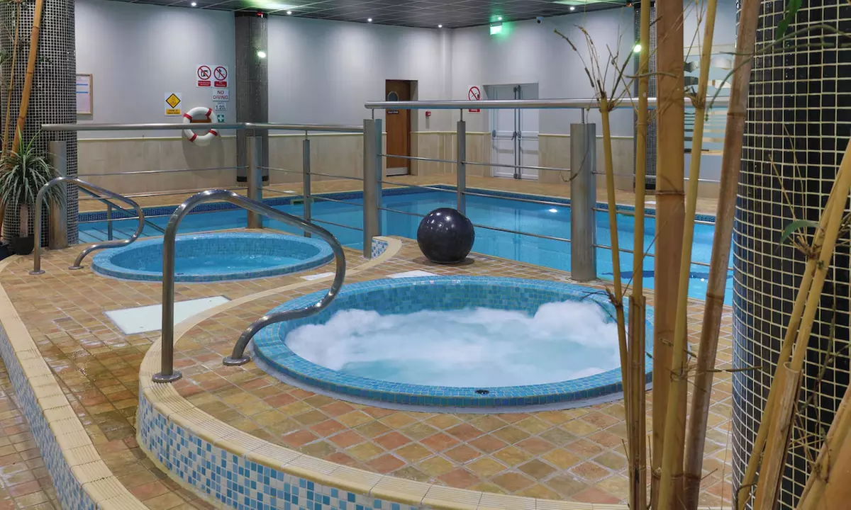 Merseyside, Liverpool: Stay with Breakfast, Spa Treatment & Dinner