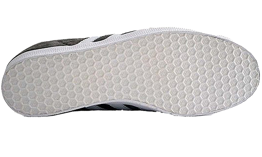 Image 11: Adidas Men's Gazelle Suede Trainers