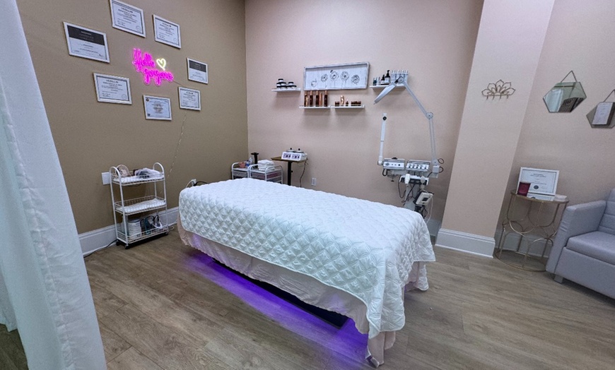 Image 2: 60-120 Minutes Lymphatic Session