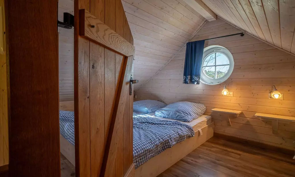 Sauerland: 4 Nächte im Baumhaus + Endreinigung und Panorama-Sauna