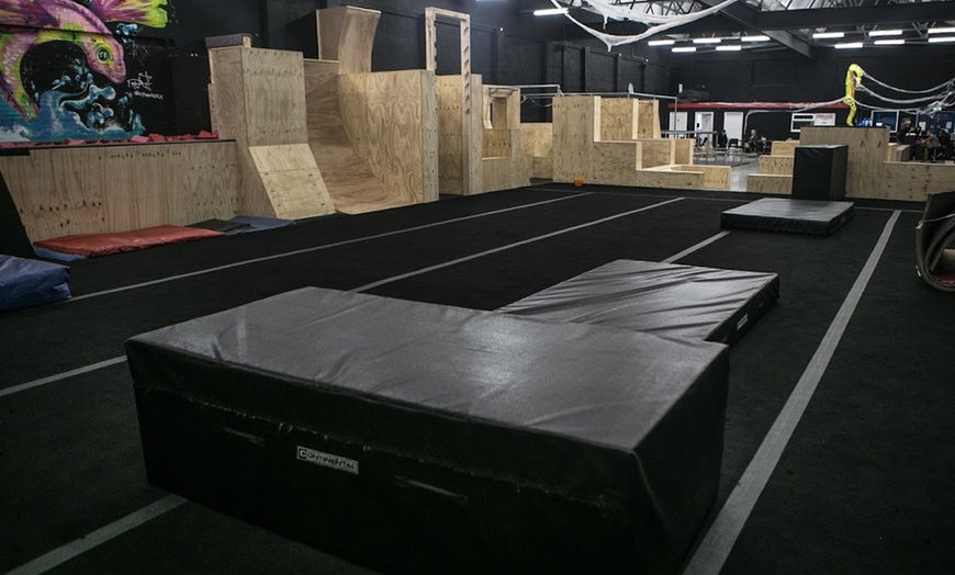 Image 6: 60 or 120-Minute Parkour Open Sessions at Fluidity Freerun Academy