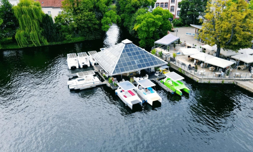 Image 3: Für 1-4 Std. Solarboot mieten für bis zu 8 Personen