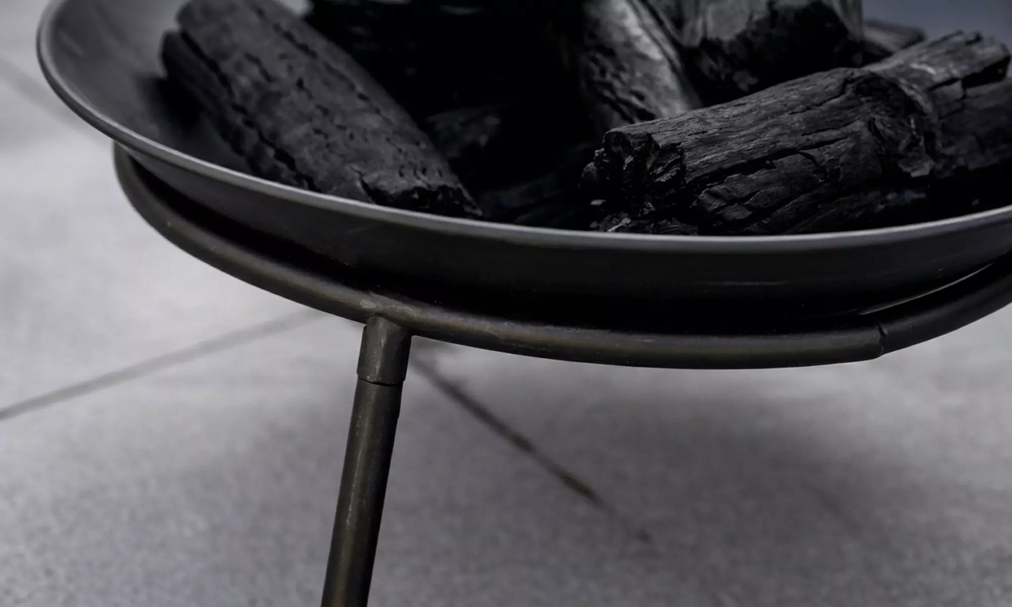 Outsunny Portable Metal Fire Pit - Compact Outdoor Garden Fire Bowl