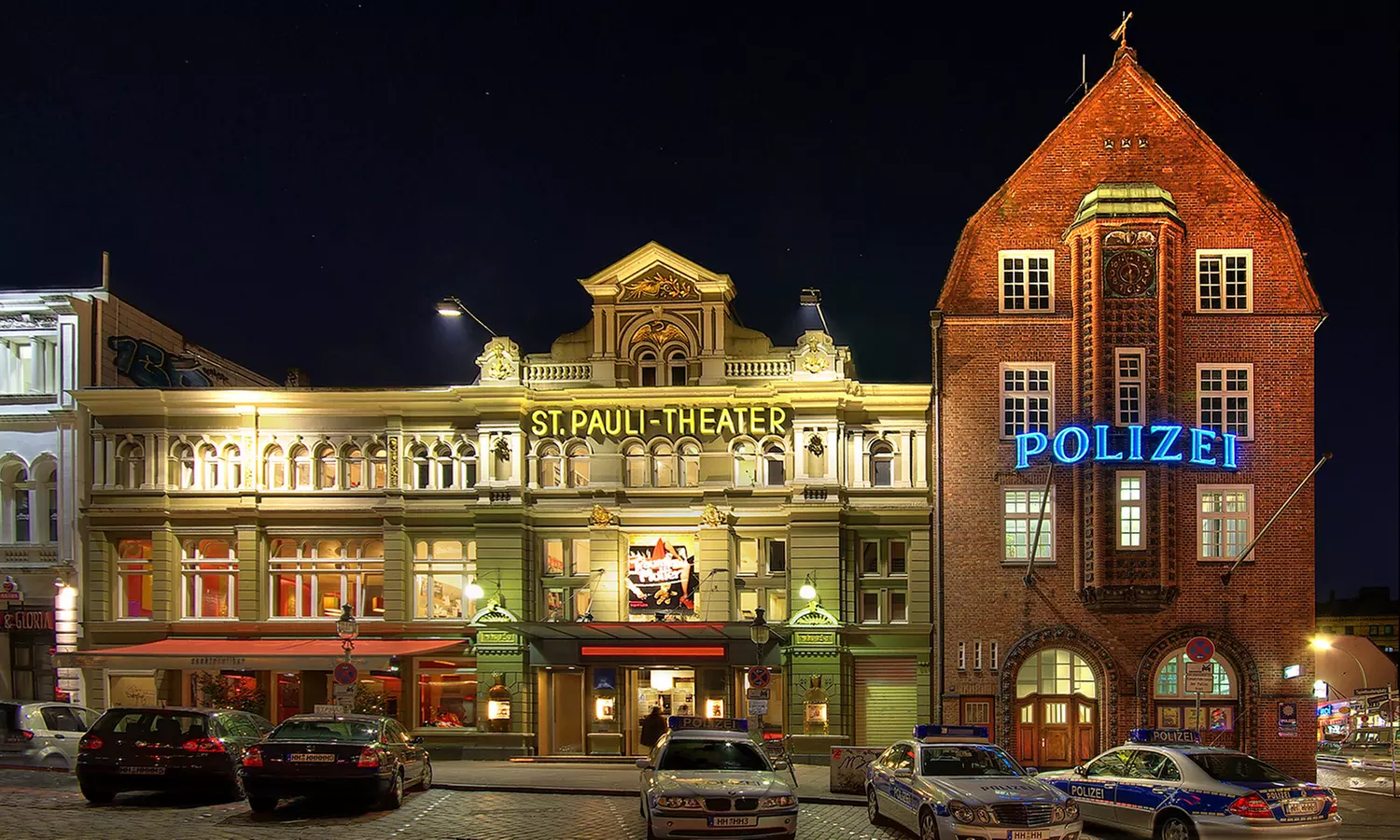 Entdecke Hamburg: Große Hafenrundfahrt und Erlebnispaket nach Wahl