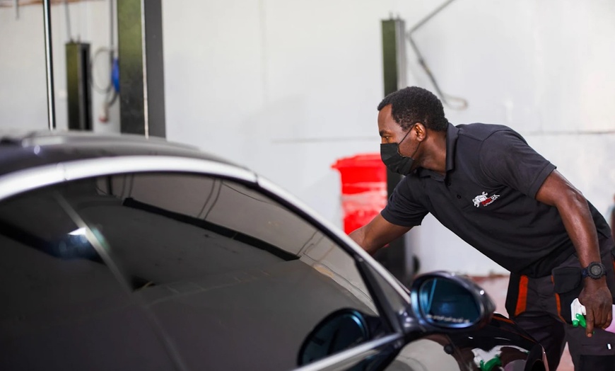 Image 5: Get a 4, 6, or 8 Cylinders Oil Change Package - Minor Servicing