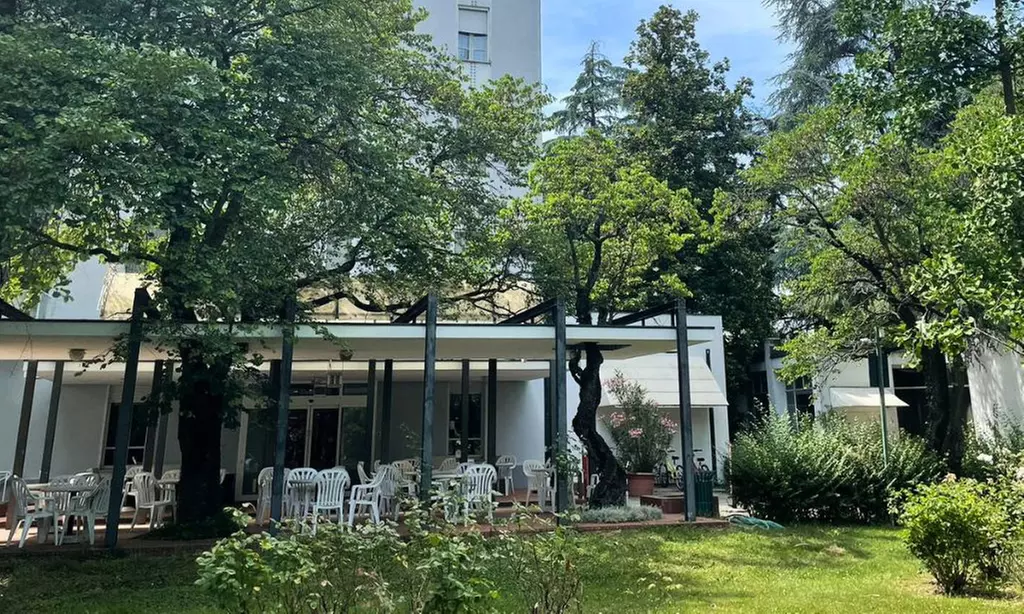 Monticelli Terme: 1 o 2 notti con colazione o mezza pensione e terme