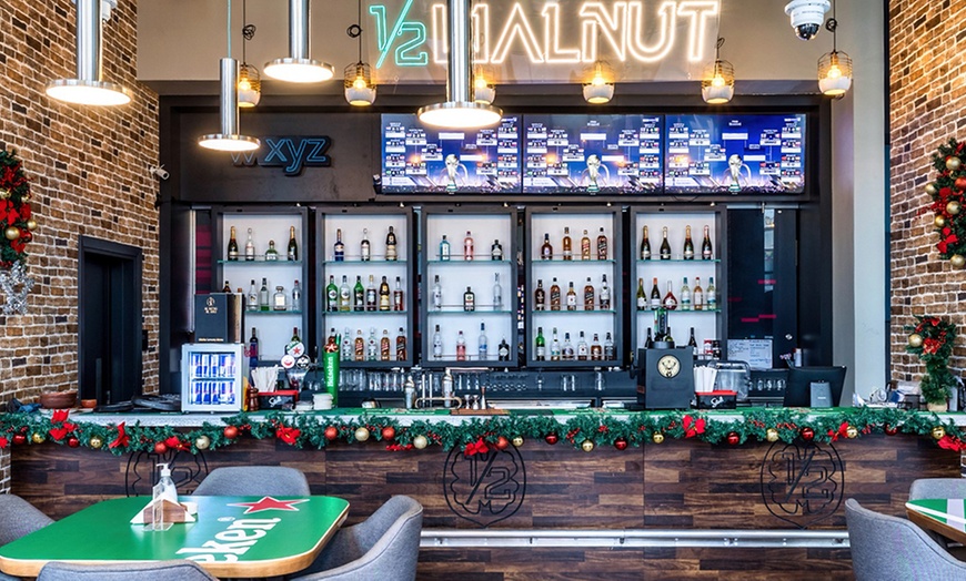Image 3: Get 3, 6 or 12 House Beverages And Experience Live Music Fun