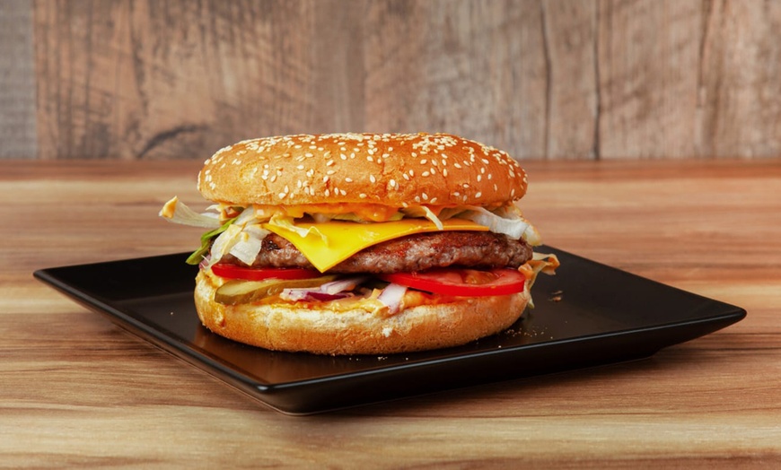 Image 5: Burger-Menü mit Beilage nach Wahl inkl. Getränk für 1 - 4 Personen