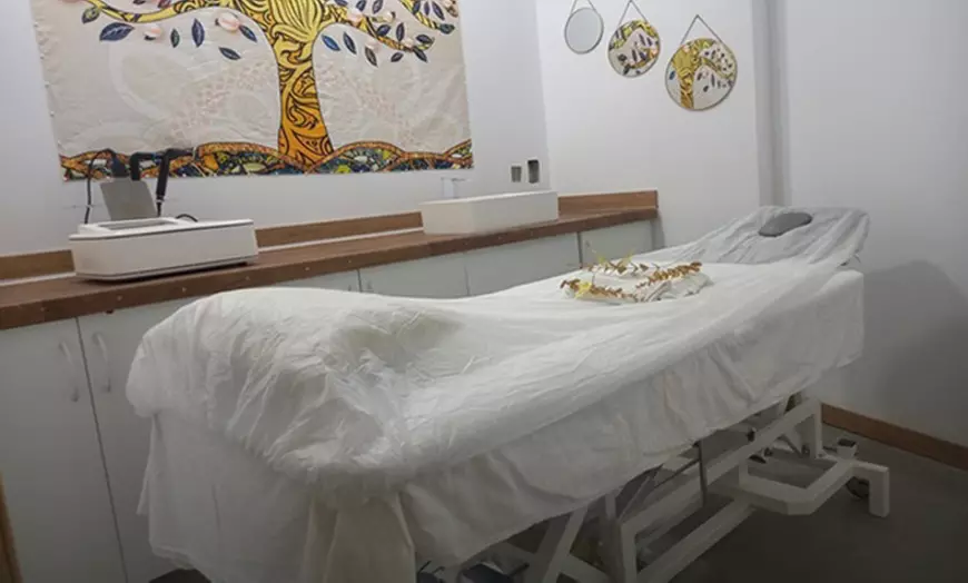 Image 2: Masaje relajante con piedras calientes de 30, 45 o 60 minutos 