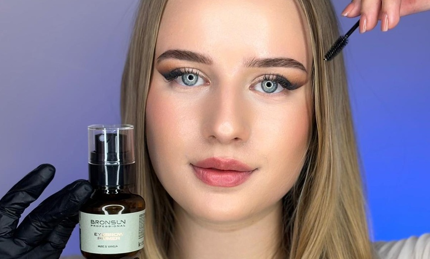 Image 4: Sesión de microblading, microshading o micropigmentación